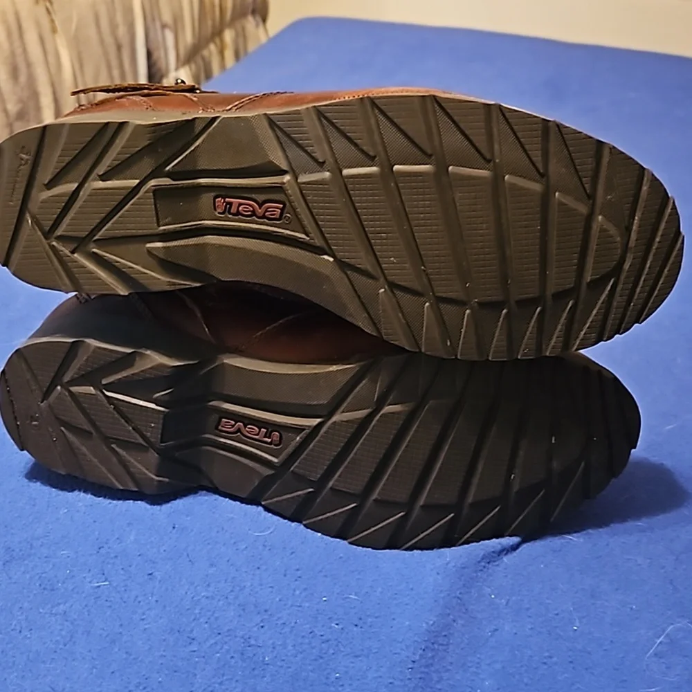 Teva De LA Vina Leather Boots - Picture 8 of 8